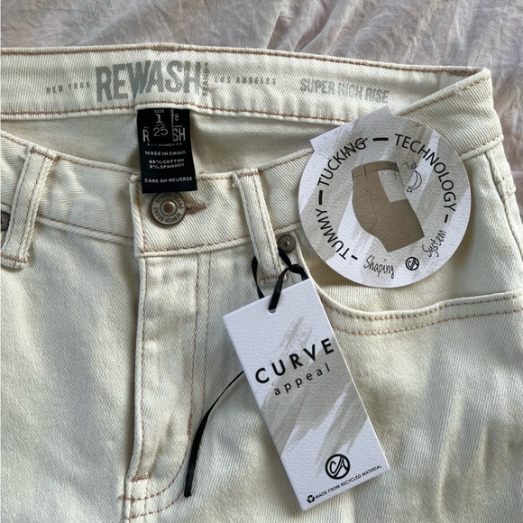 Rewash Curve Appeal Vintage Denim Ripped Jeans - Picture 5 of 9